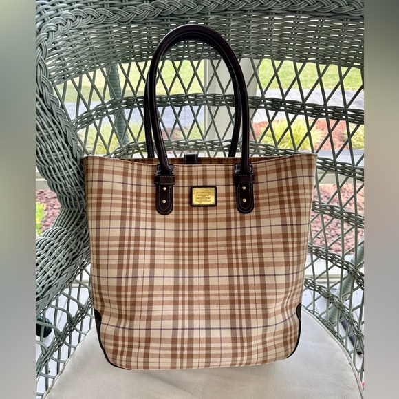 LIZ CLAIBORNE, TOTE BAG IN PLAID FABRIC PATTERN, DOUBLE SHOULDER STRAPS. - Picture 1 of 12